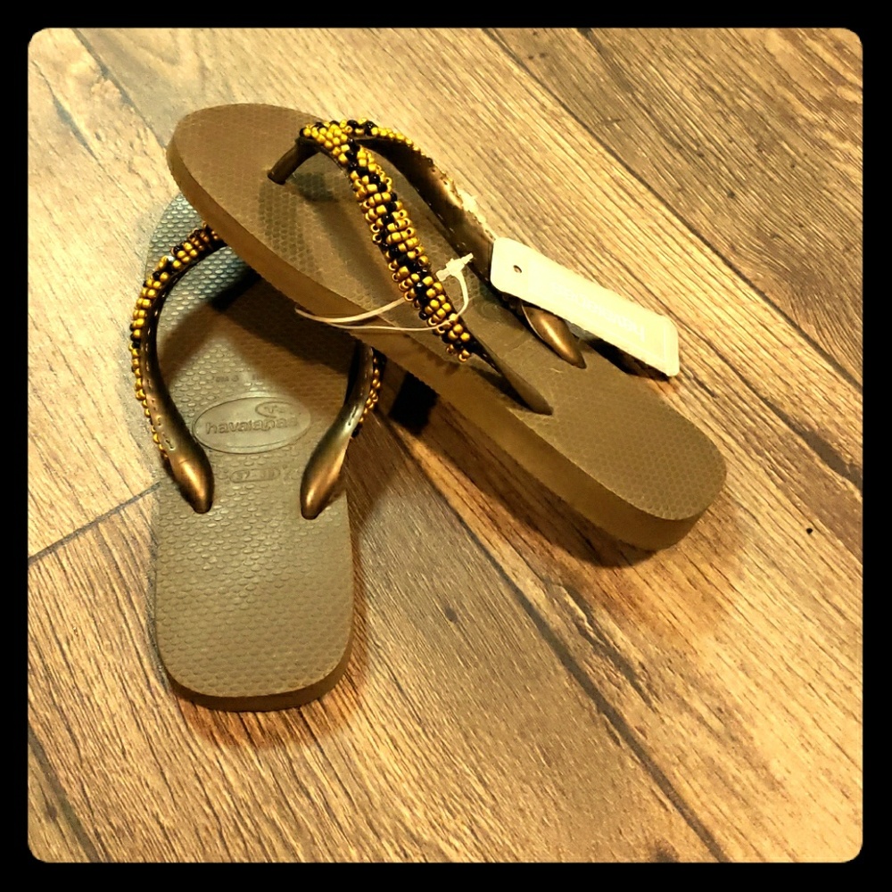 NWT Beautifully beaded Havaiana sandals